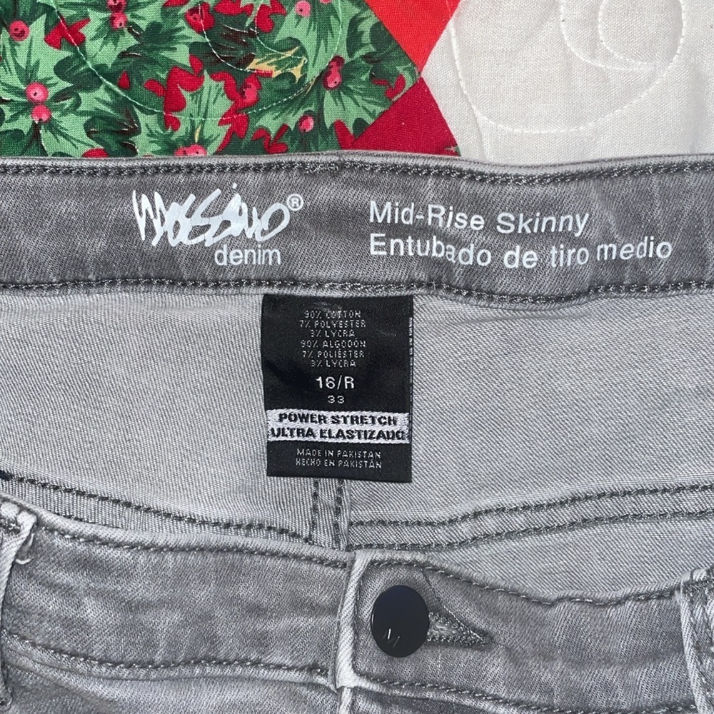 Mossimo mid rise skinny denim - Picture 3 of 3